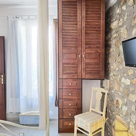 Home Hotel *